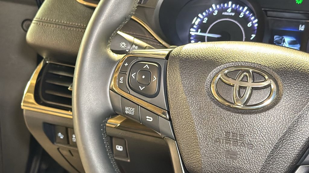 Used 2016 Toyota Avalon Limited image 19