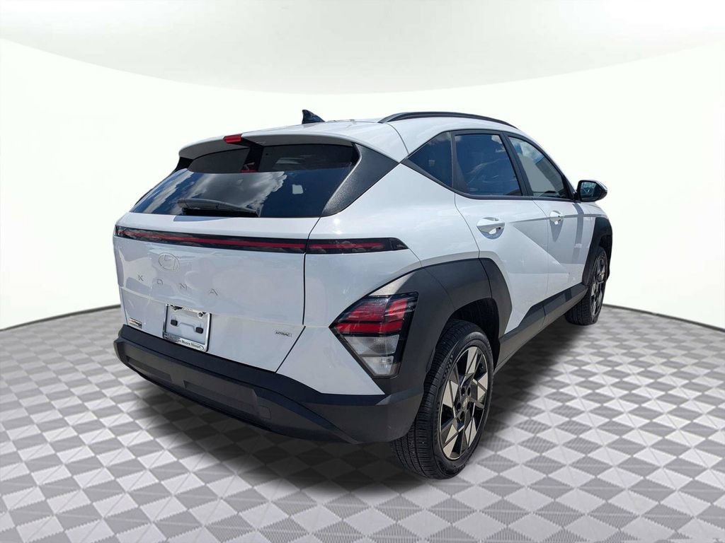 Used 2025 Hyundai Kona SEL AWD/4WD image 3