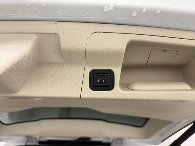 Used 2021 GMC Acadia Denali w/ Denali Technology Package AWD/4WD image 9
