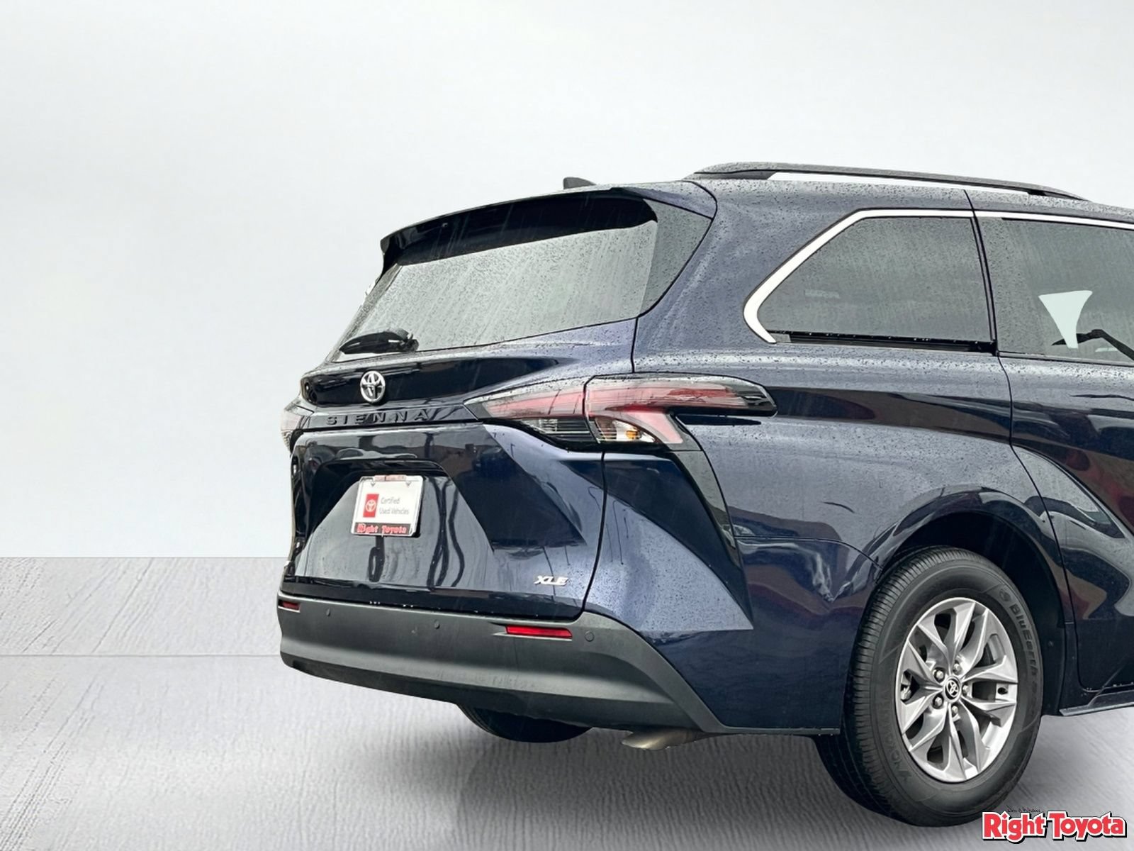 Certified 2026 Toyota Sienna XLE FWD image 12