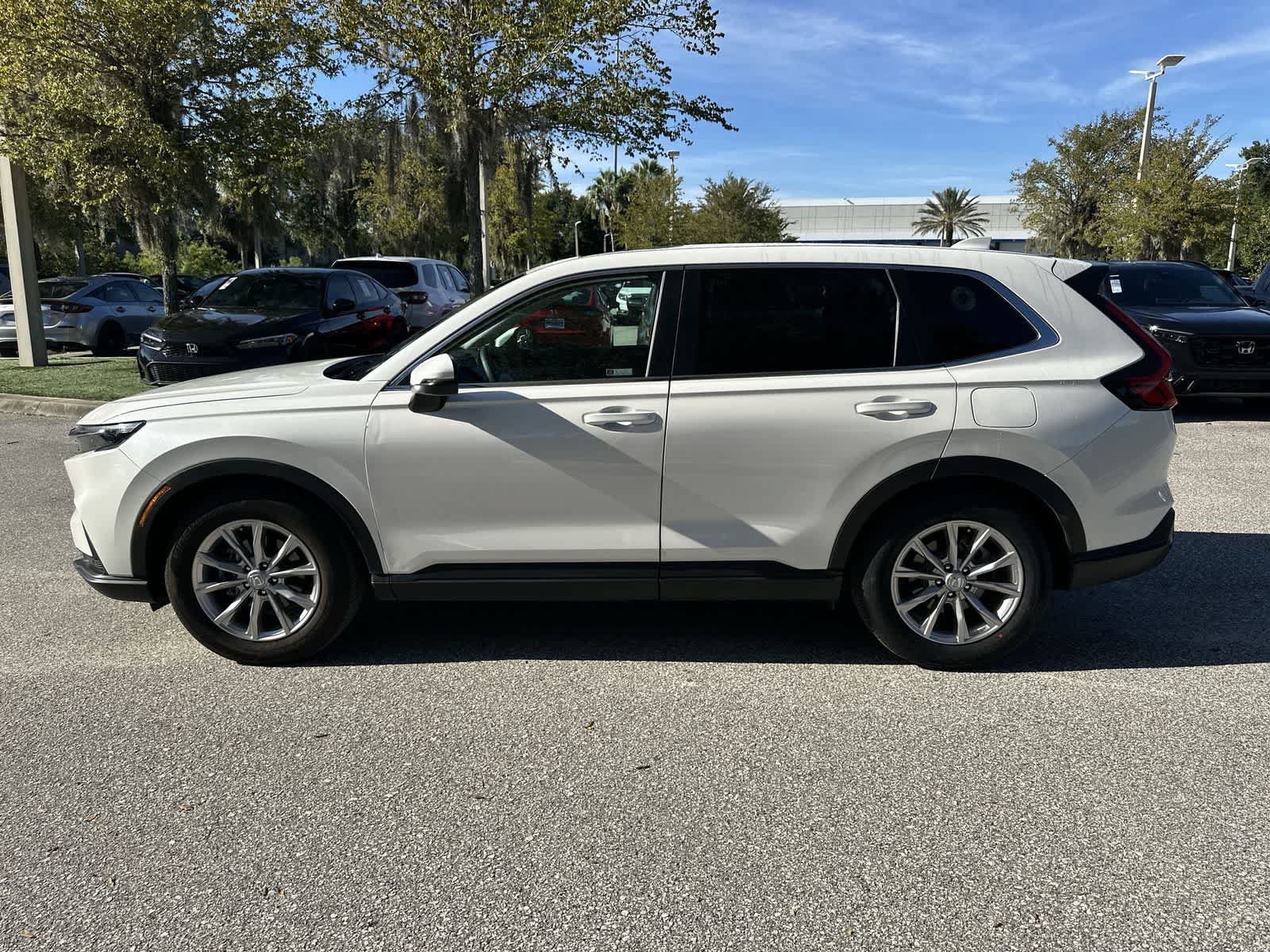 Used 2024 Honda CR-V EX-L image 3