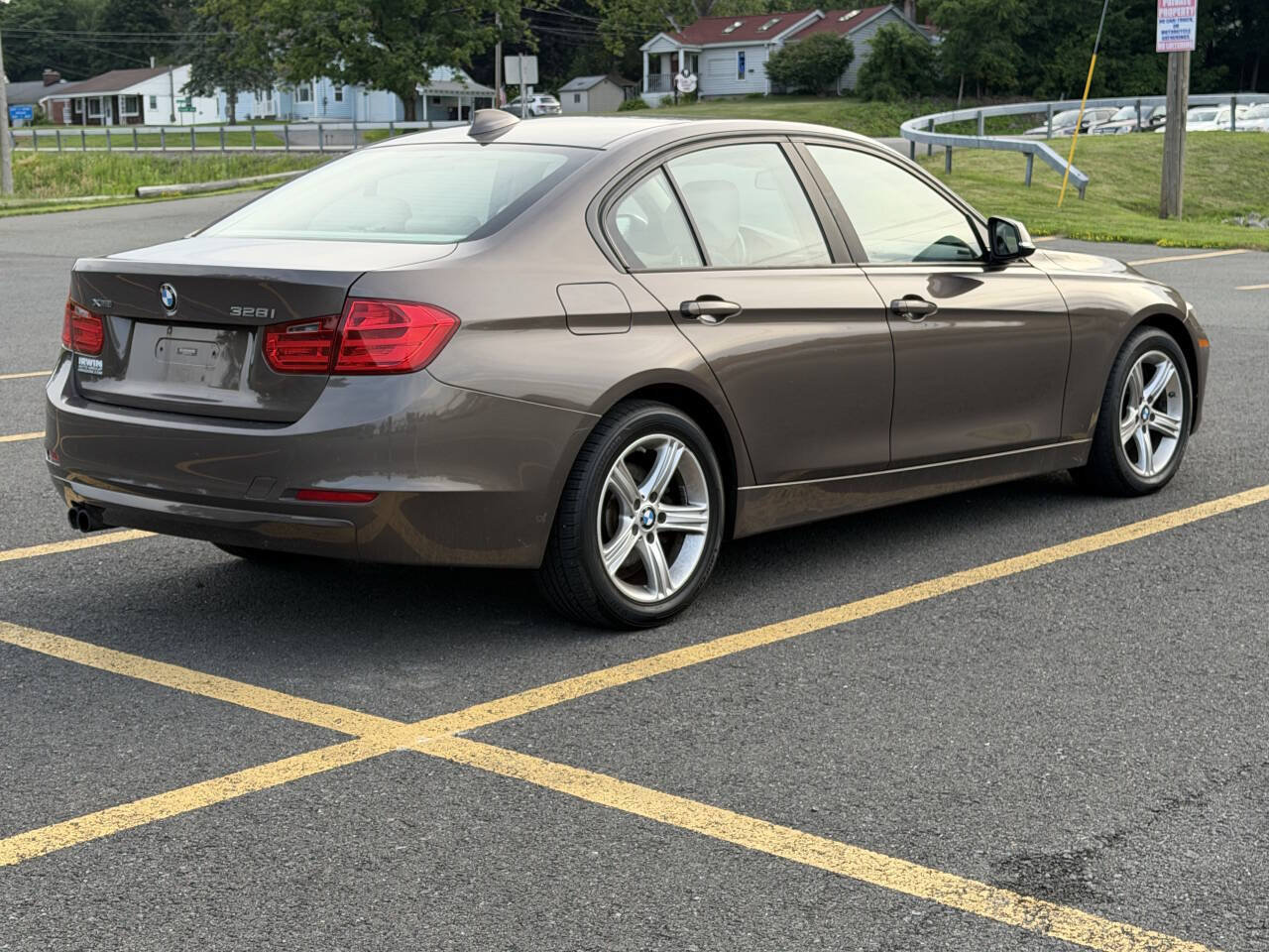 Used 2014 BMW 328i xDrive Sedan AWD/4WD image 5