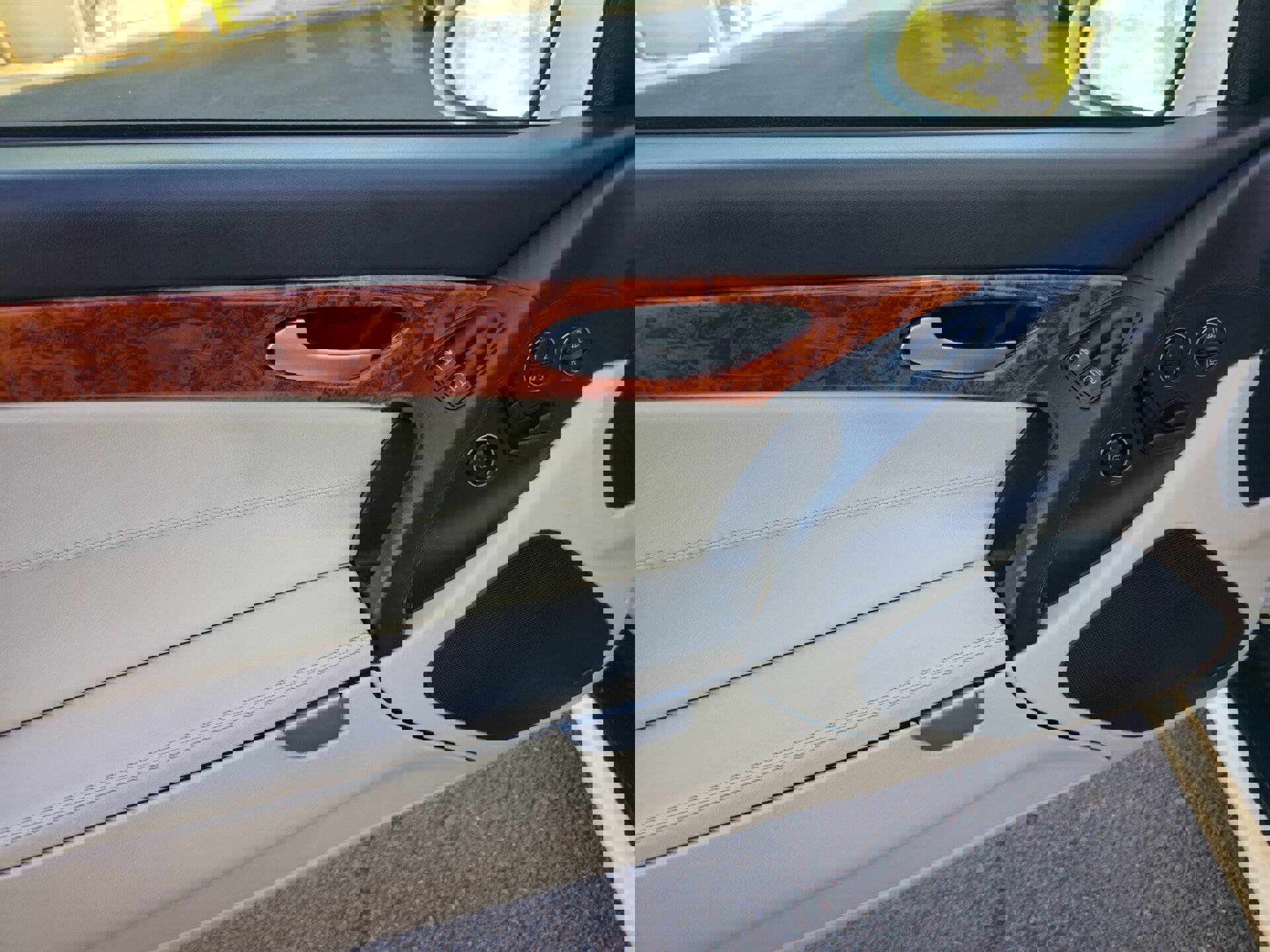 Used 2007 Mercedes-Benz SL 550 image 16