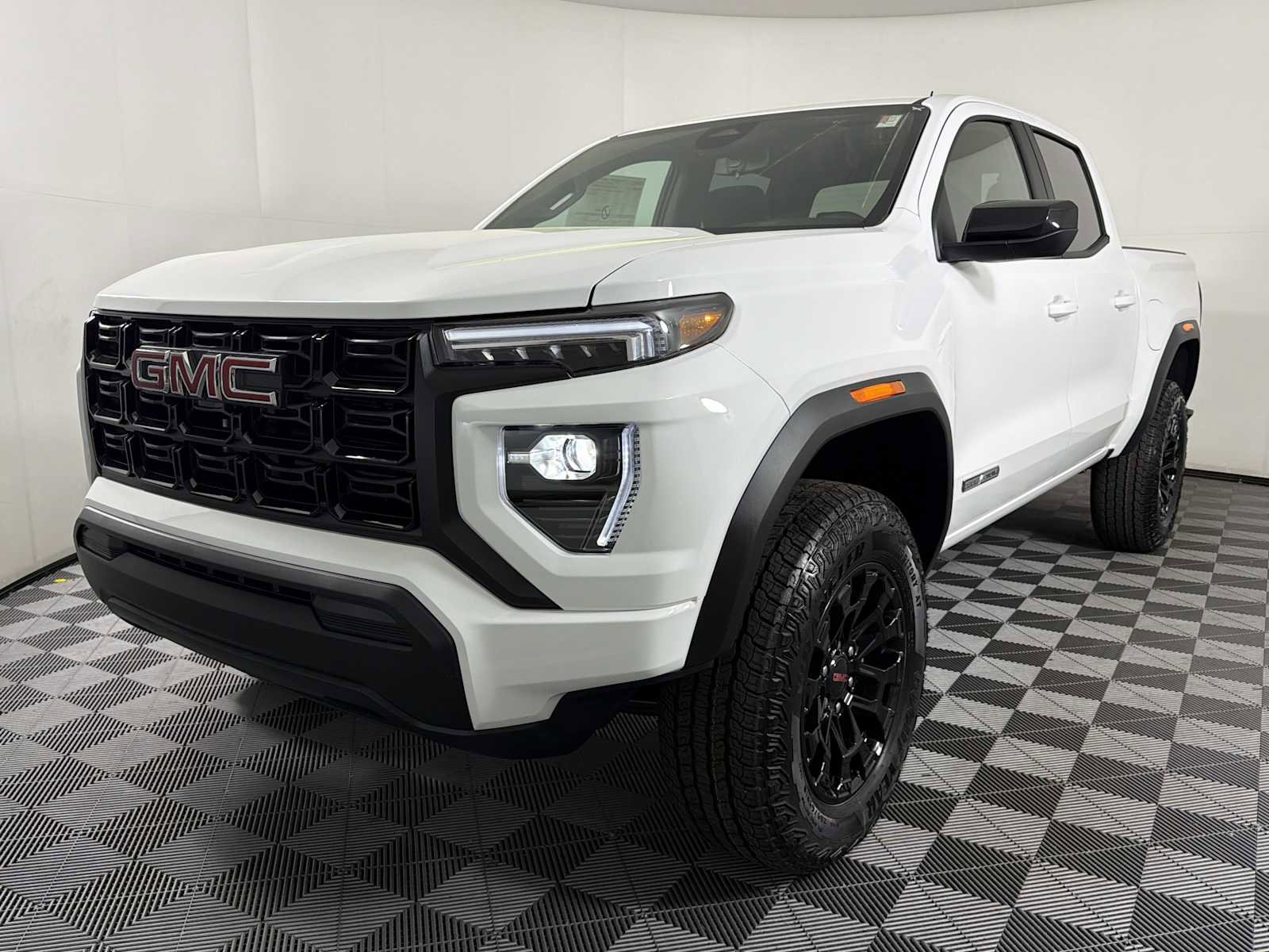 New 2026 GMC Canyon Elevation image 3