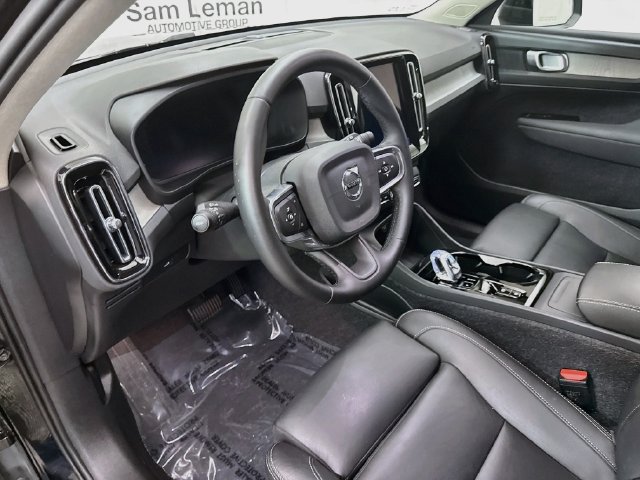 Used 2026 Volvo XC40 B5 Plus AWD/4WD image 9