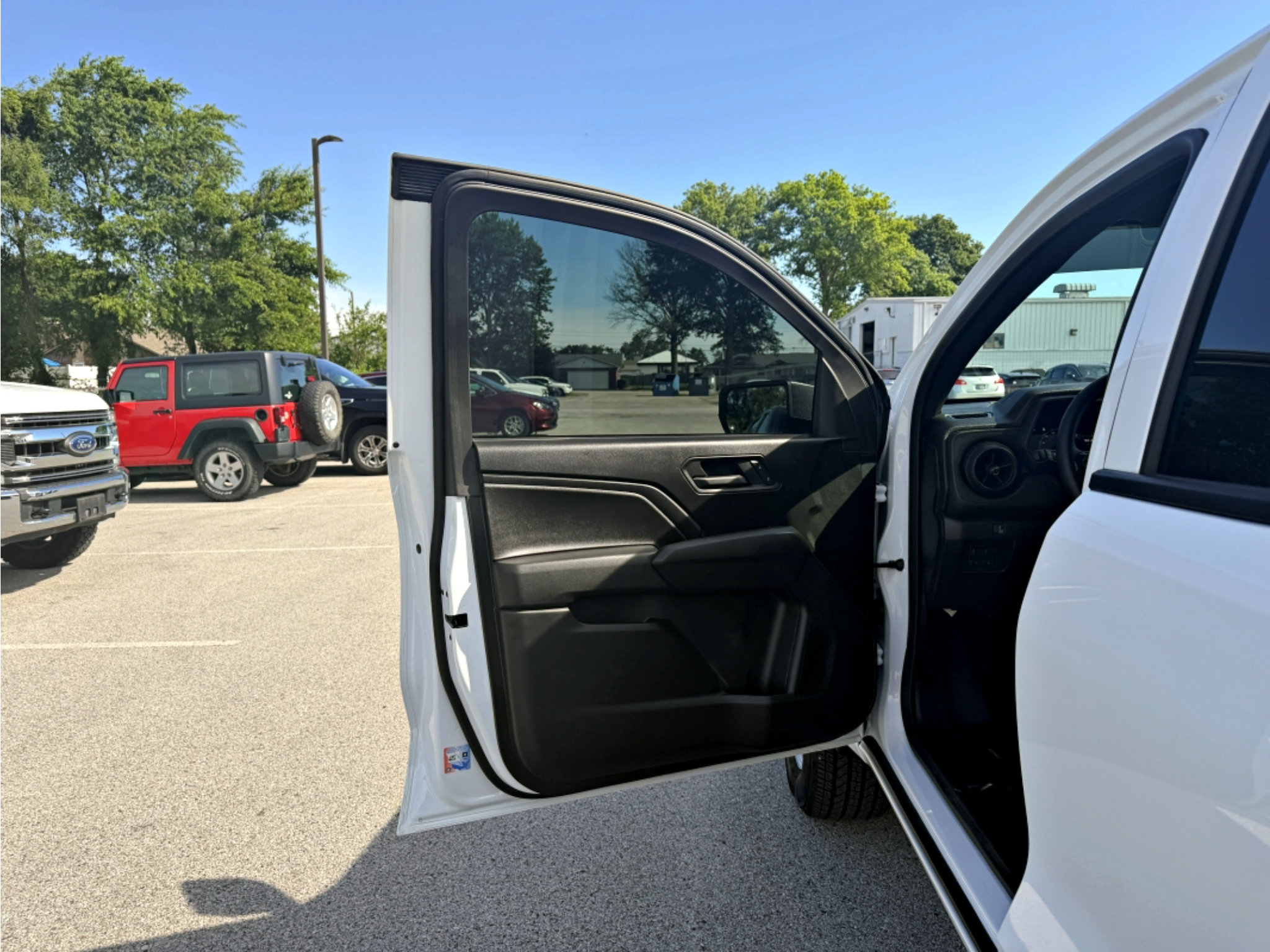 Used 2026 Chevrolet Colorado W/T w/ Advanced Trailering Package RWD image 18