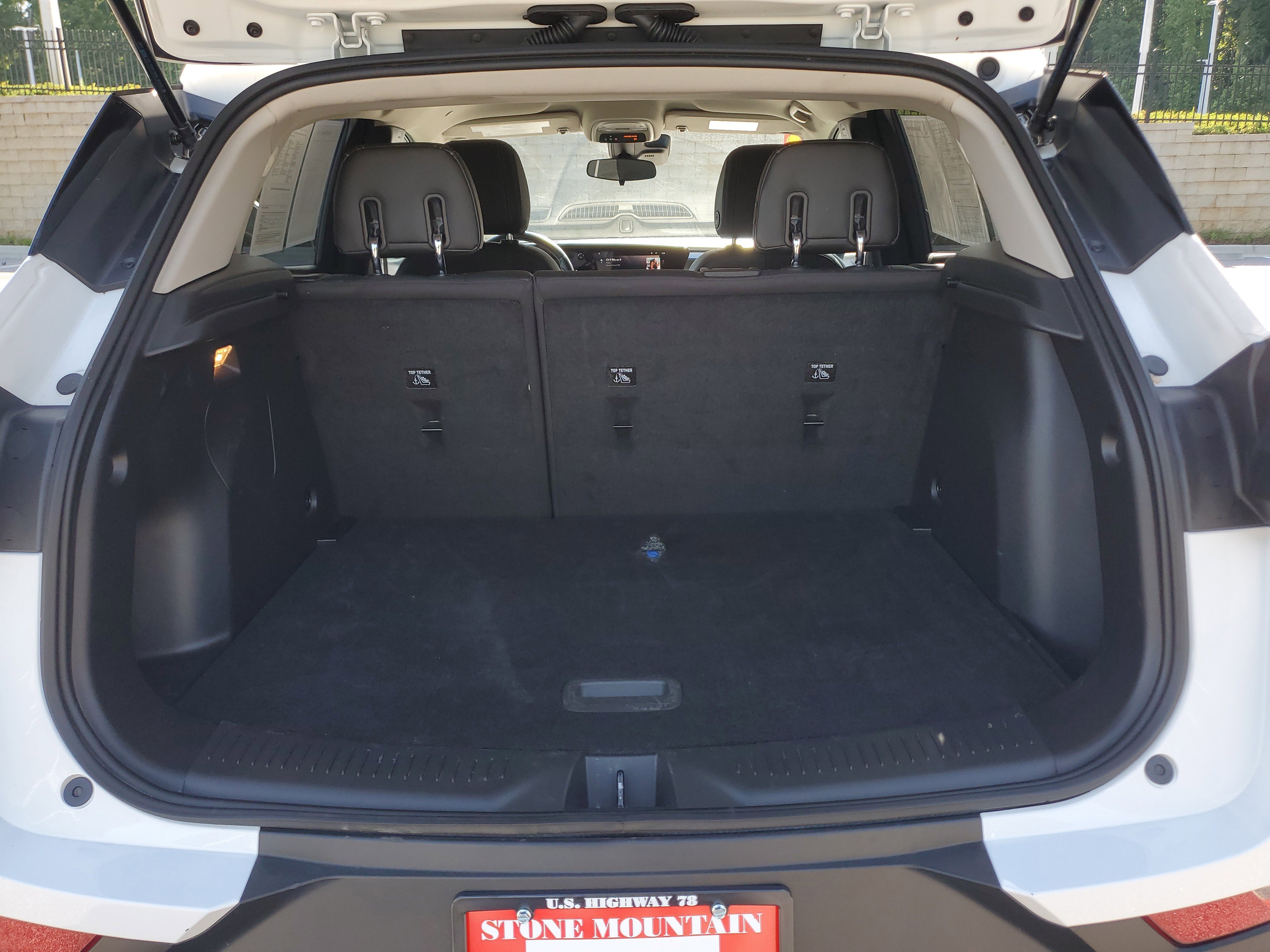 Used 2025 Buick Encore GX Preferred AWD/4WD image 9
