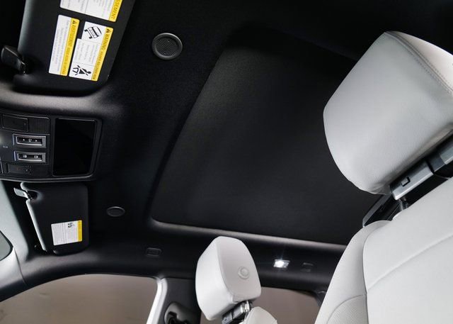 New 2026 Land Rover Range Rover Evoque S image 23