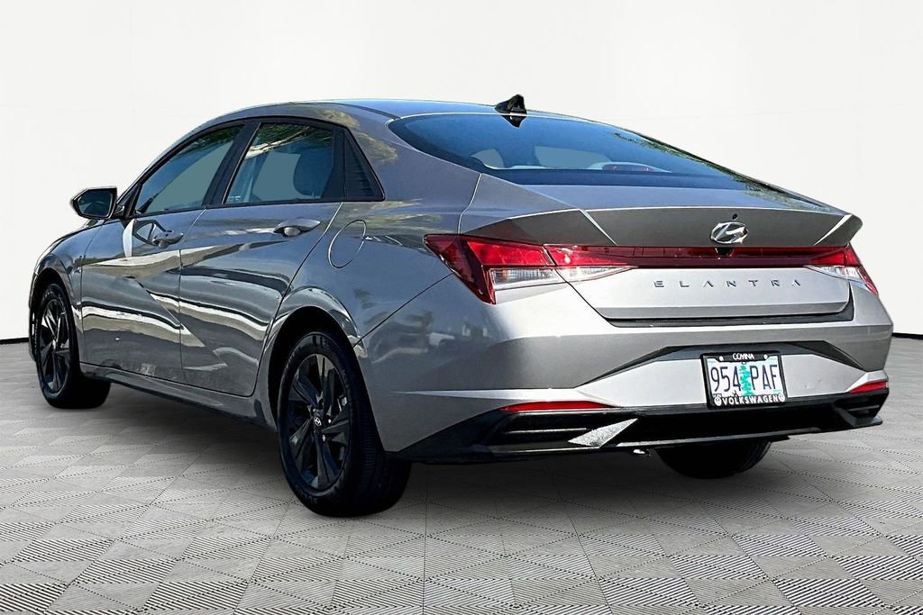 Used 2023 Hyundai Elantra SEL image 4
