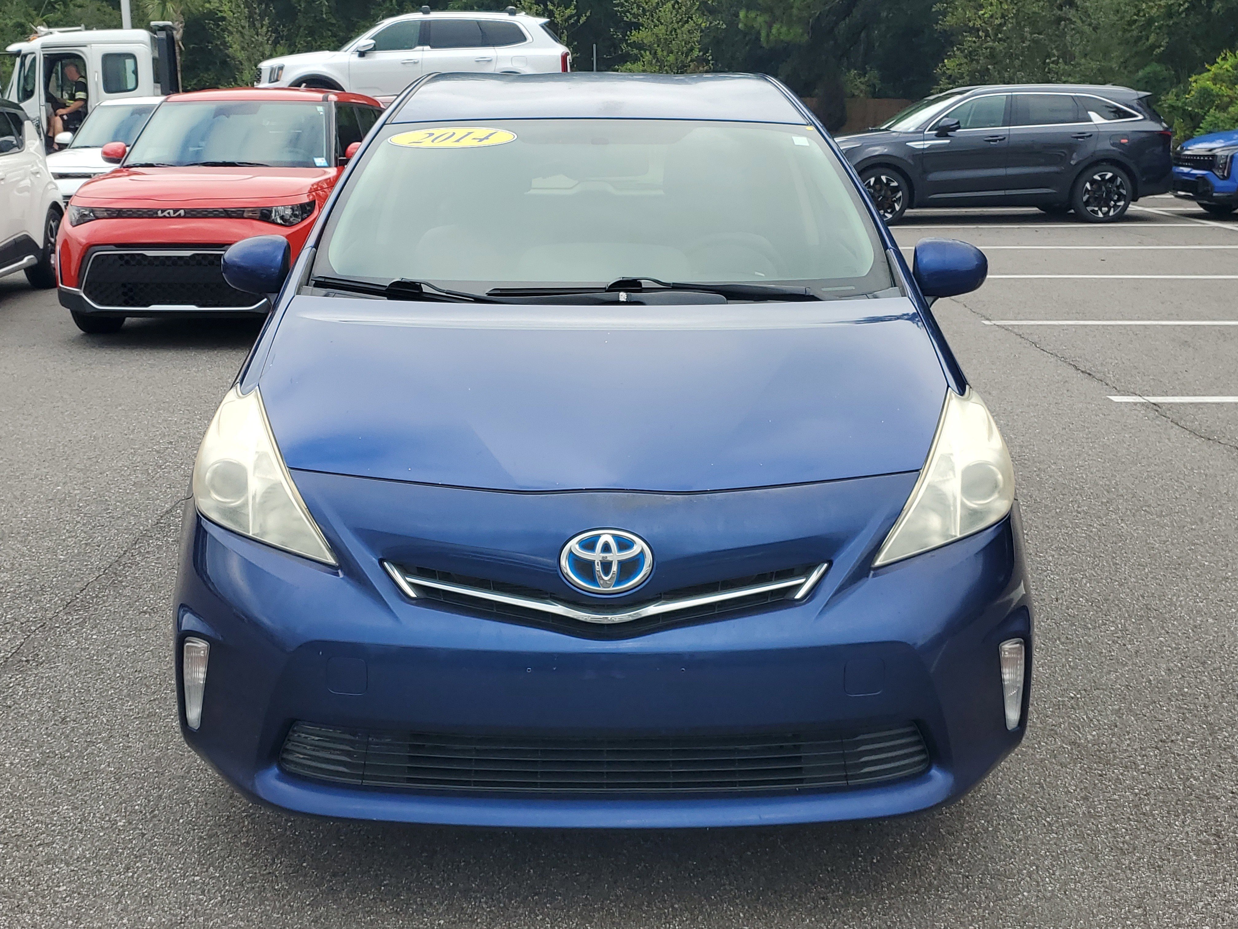 Used 2014 Toyota Prius V Two image 2