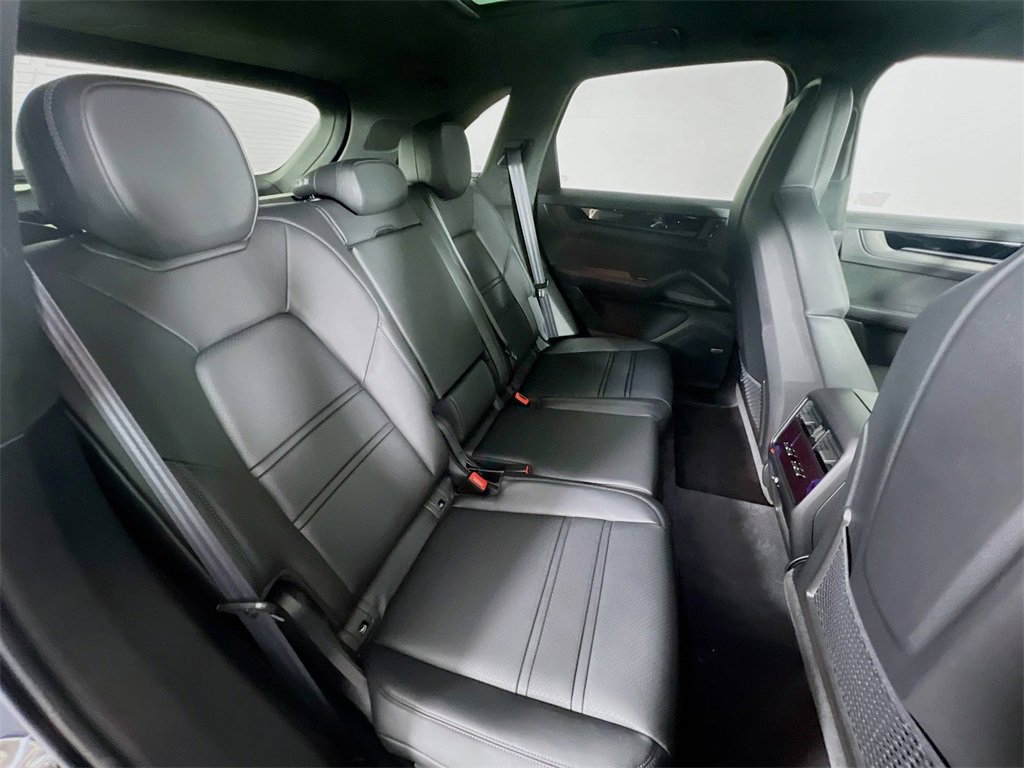 New 2026 Porsche Cayenne GTS image 29