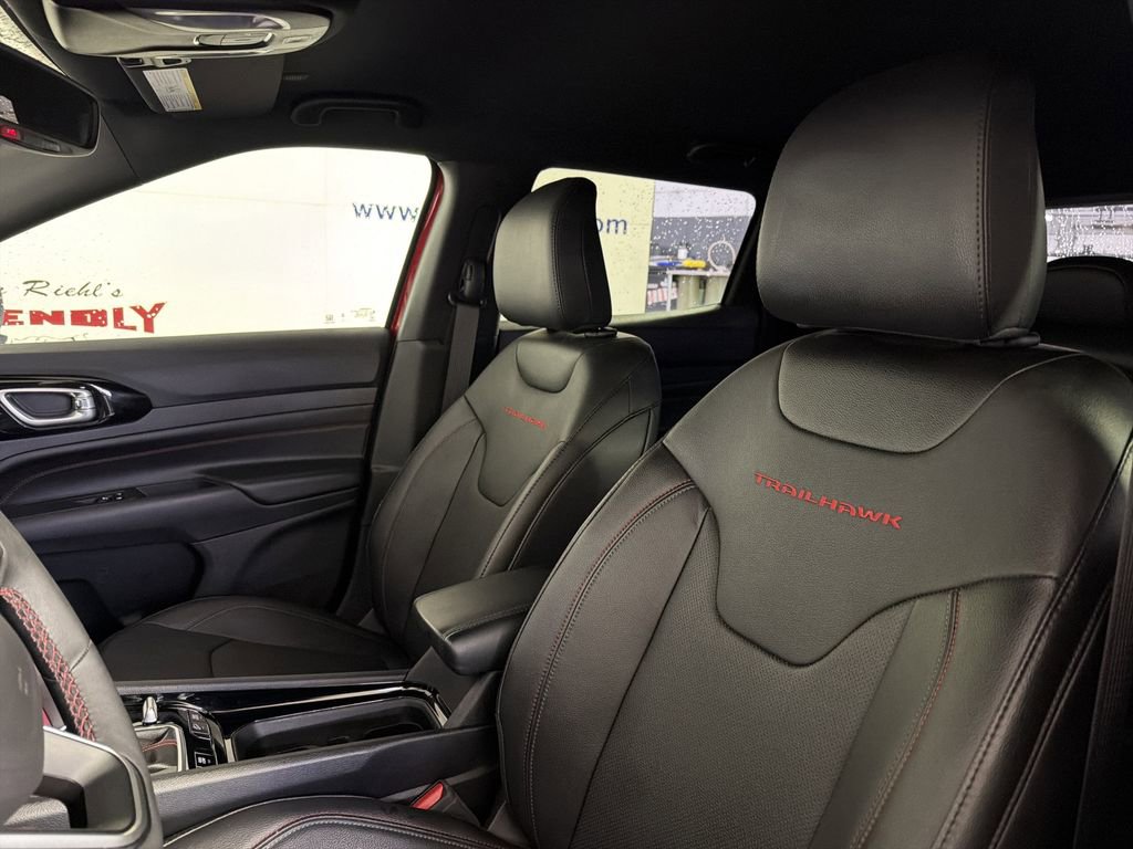 Used 2024 Jeep Compass Trailhawk w/ Trailhawk Elite Group AWD/4WD image 11