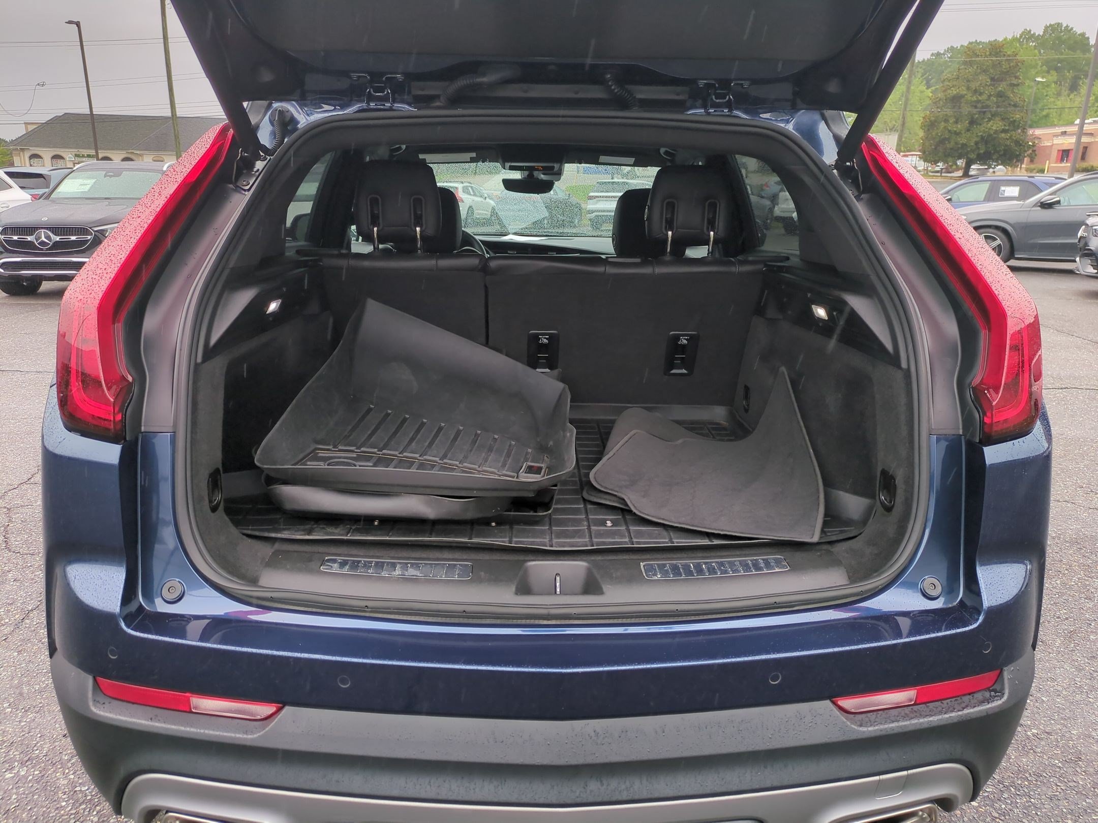Used 2020 Cadillac XT4 Premium Luxury w/ Enhanced Visibility Package AWD/4WD image 31