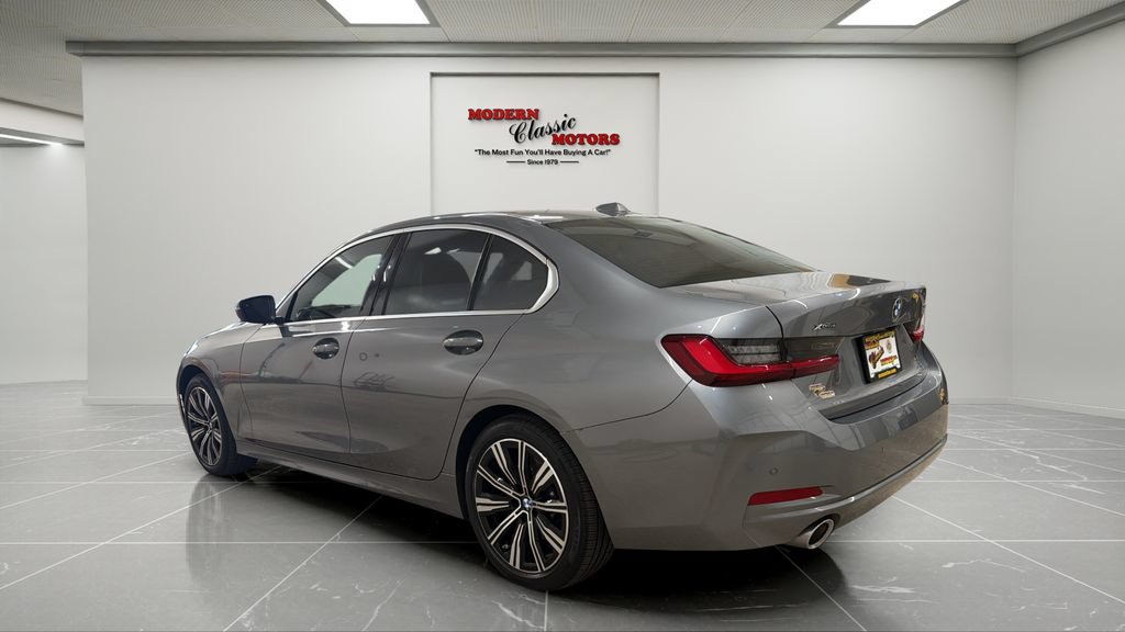 Used 2025 BMW 330i xDrive Sedan AWD/4WD image 3