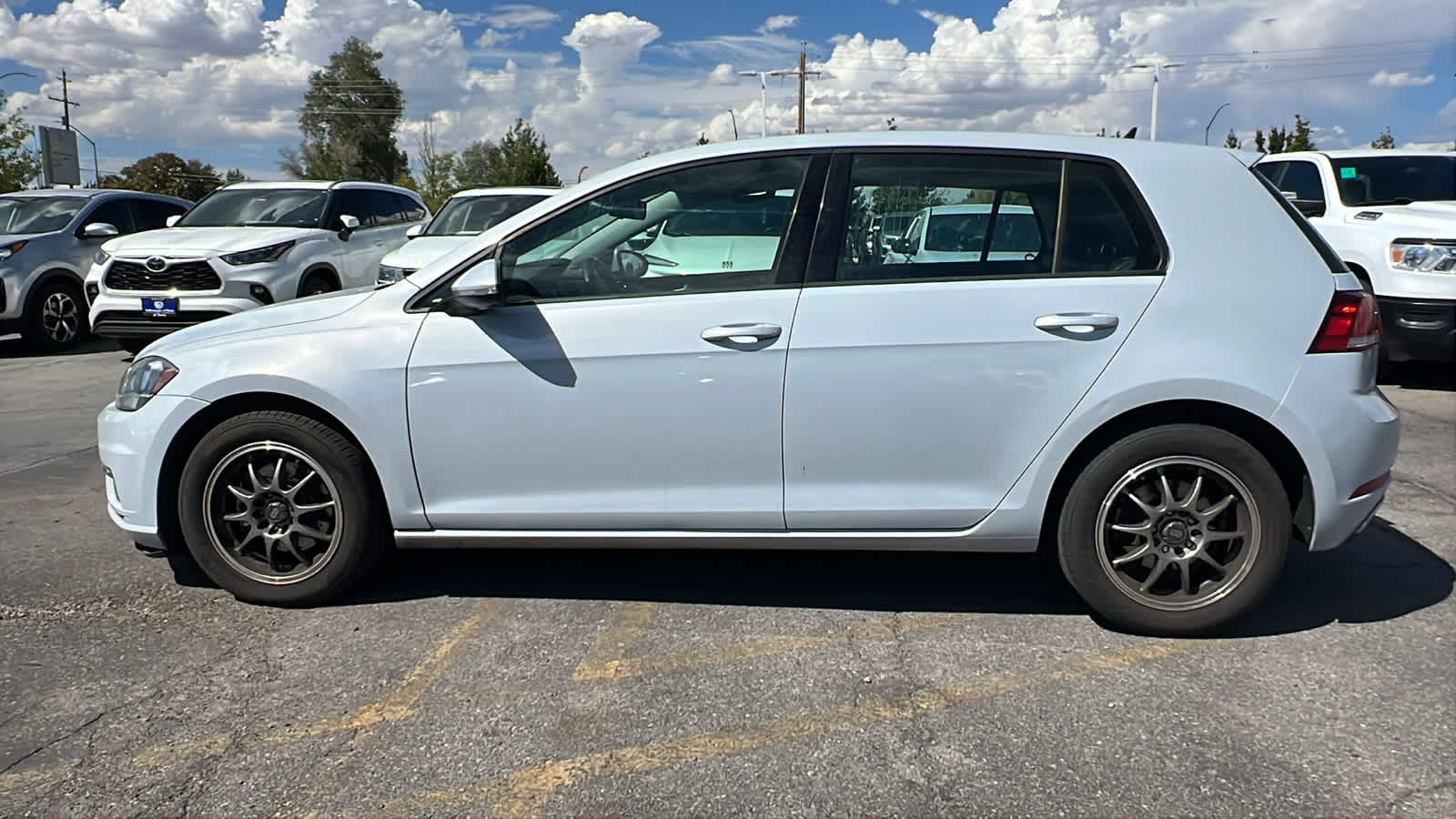Used 2021 Volkswagen Golf 4-Door FWD image 8