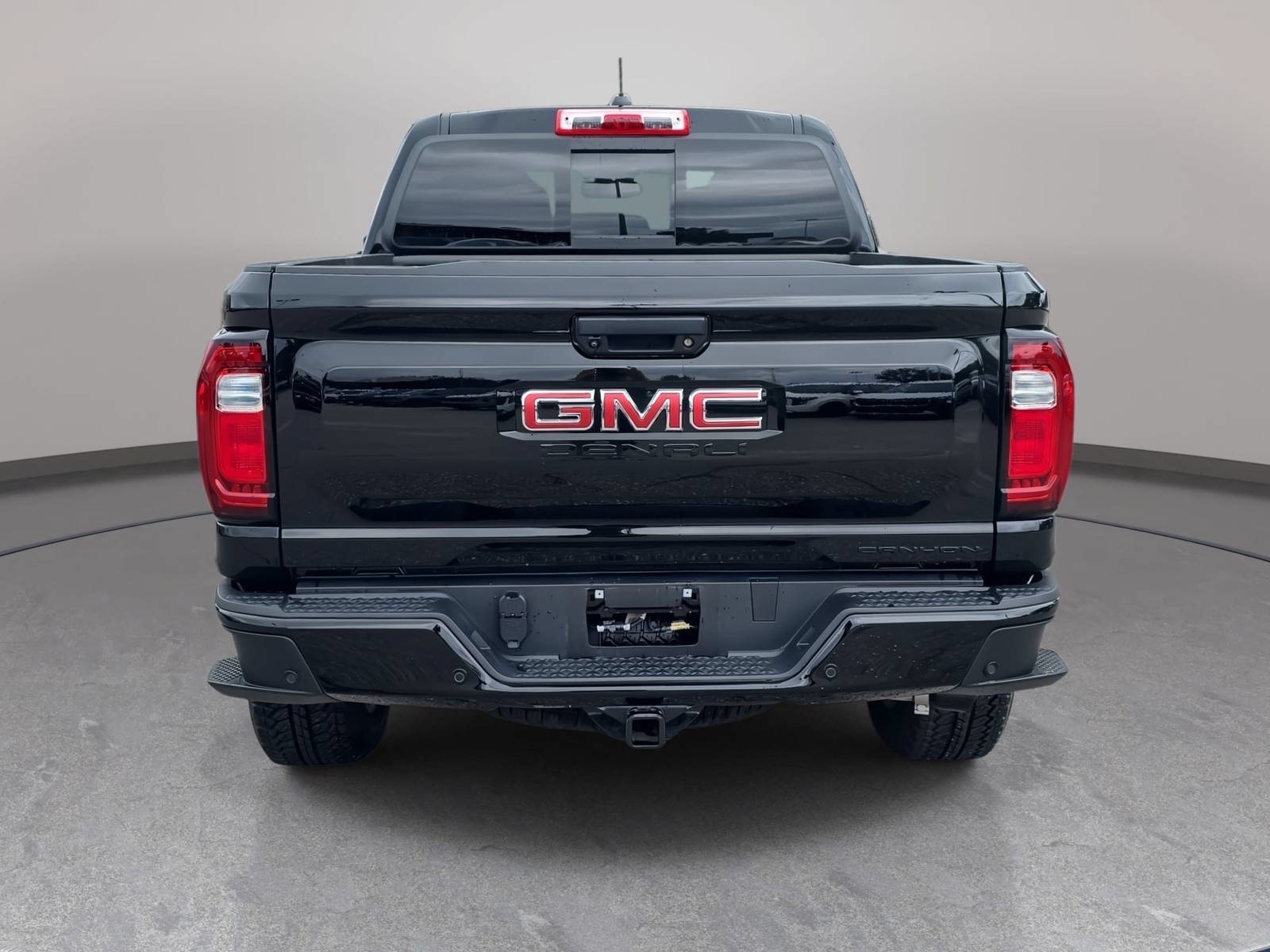 Used 2024 GMC Canyon Denali w/ LPO, Denali Black Edition AWD/4WD image 6