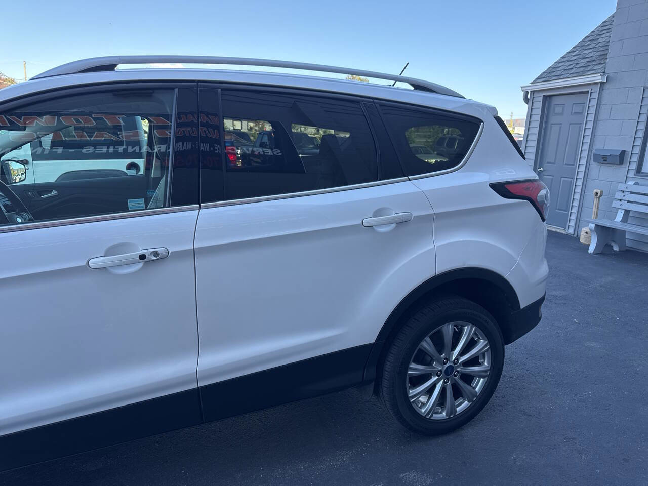 Used 2018 Ford Escape Titanium w/ Ford Safe & Smart Package image 6