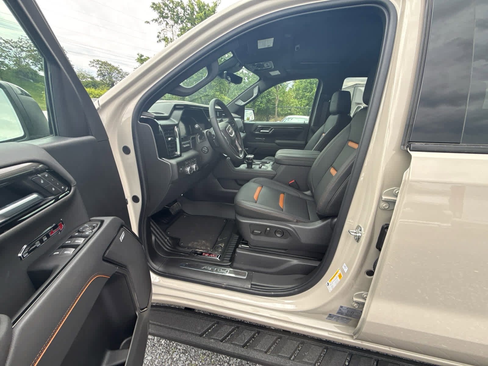 New 2026 GMC Sierra 1500 AT4 w/ AT4 Premium Package AWD/4WD image 24