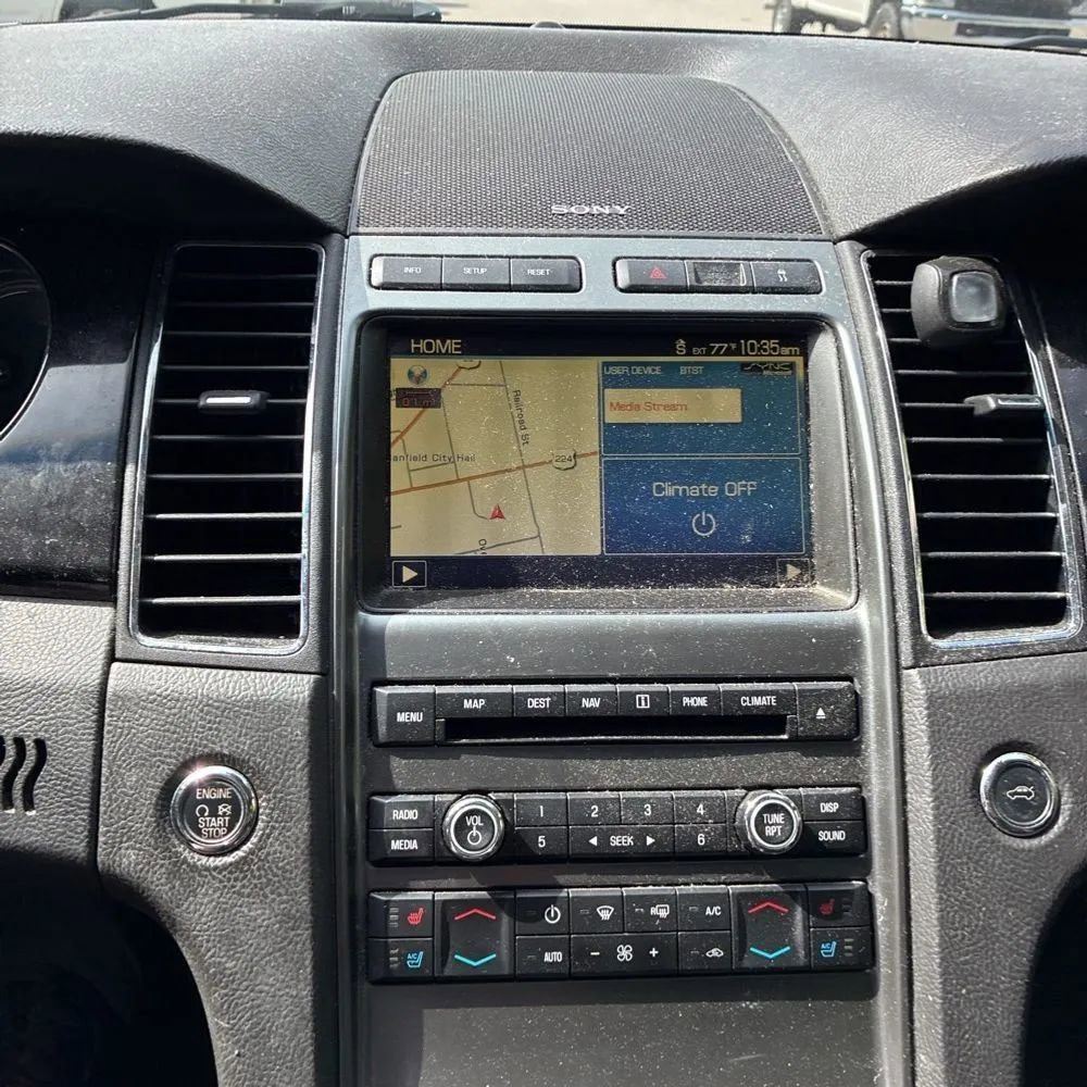 Used 2010 Ford Taurus Limited AWD/4WD image 26