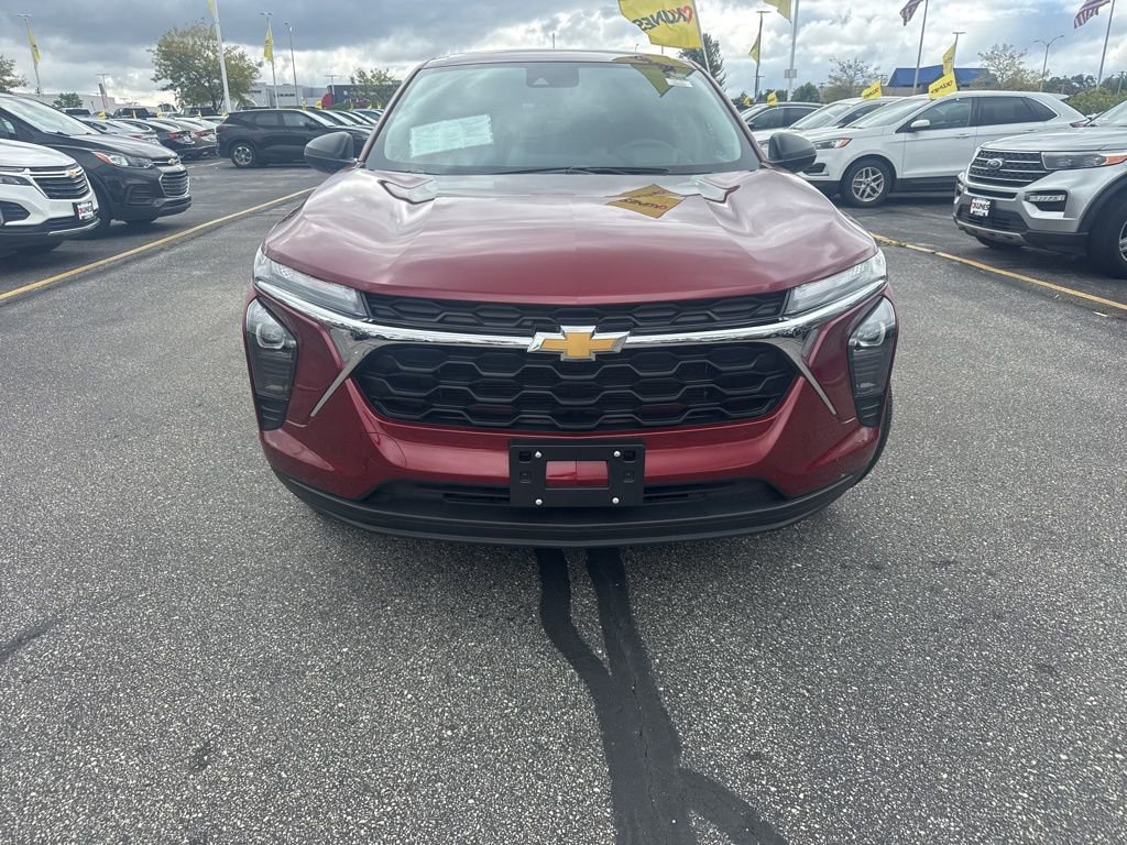 Used 2025 Chevrolet Trax LS image 2