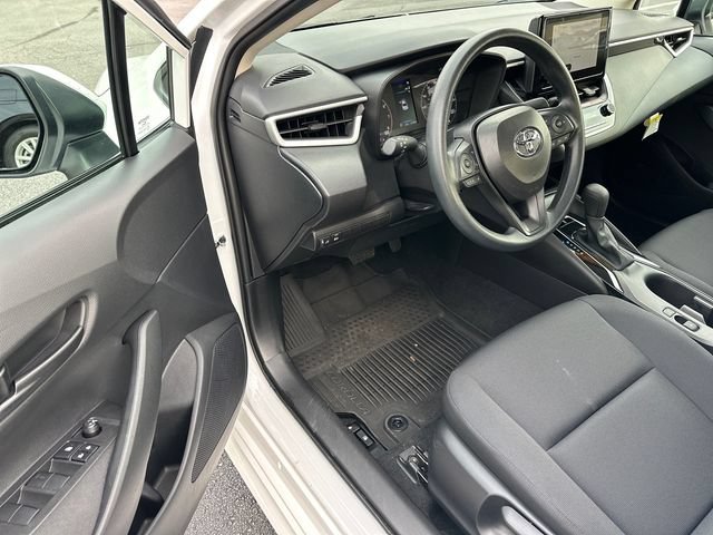 Used 2025 Toyota Corolla LE FWD image 9