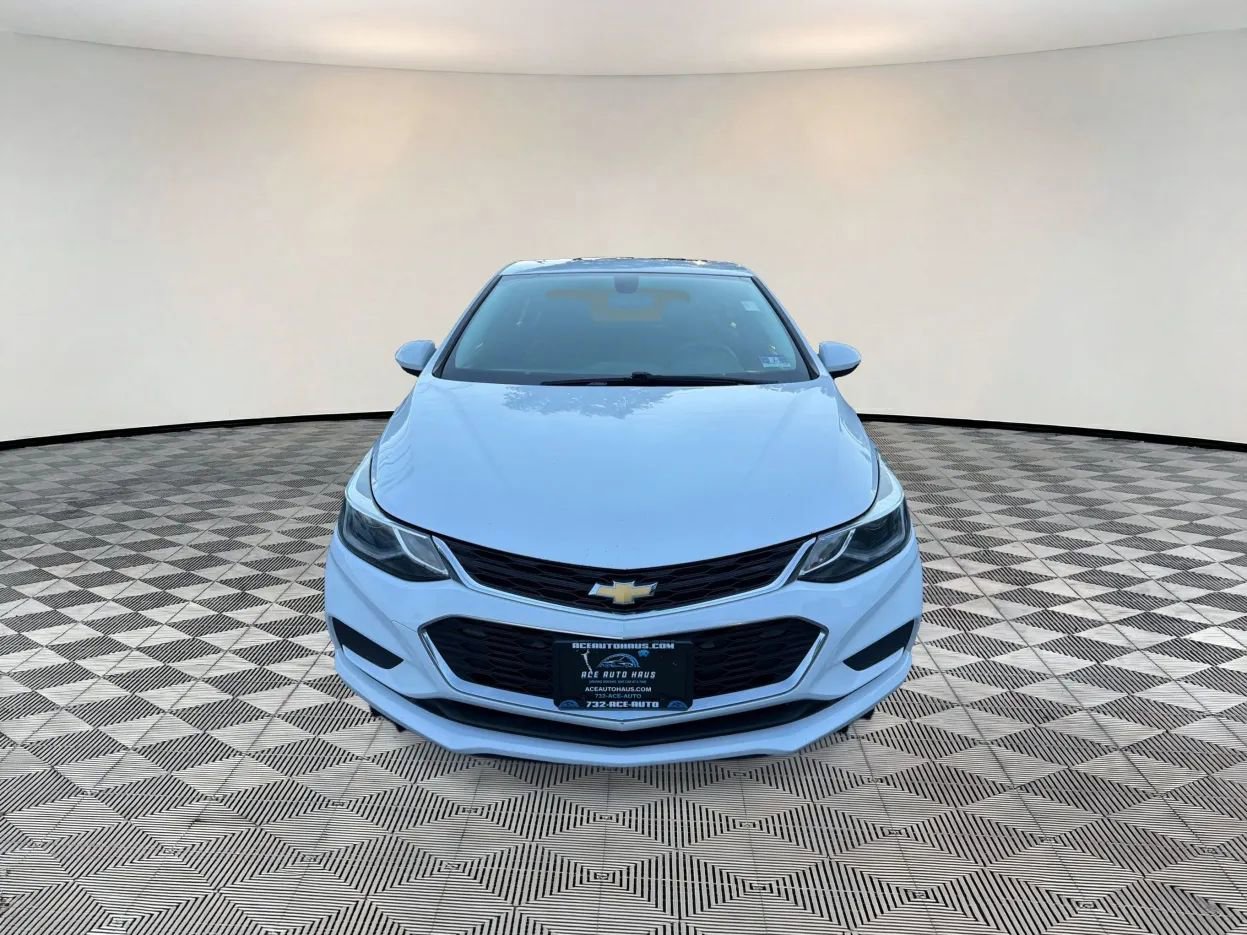 Used 2017 Chevrolet Cruze LT w/ Sun And Sound Package FWD image 2