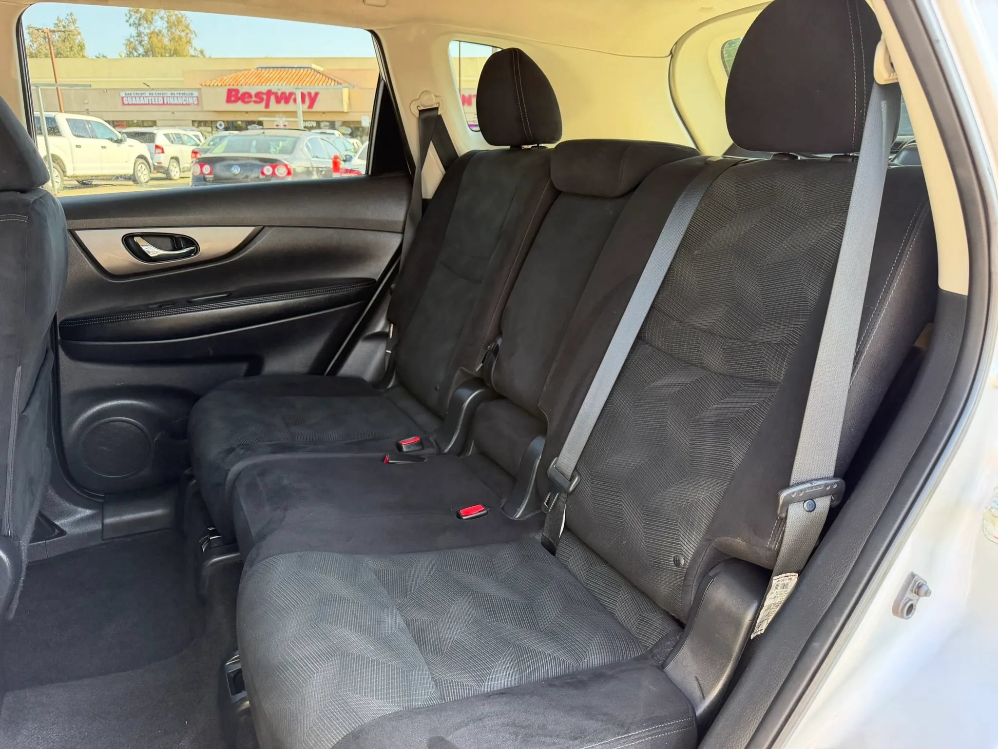 Used 2014 Nissan Rogue SV FWD image 17