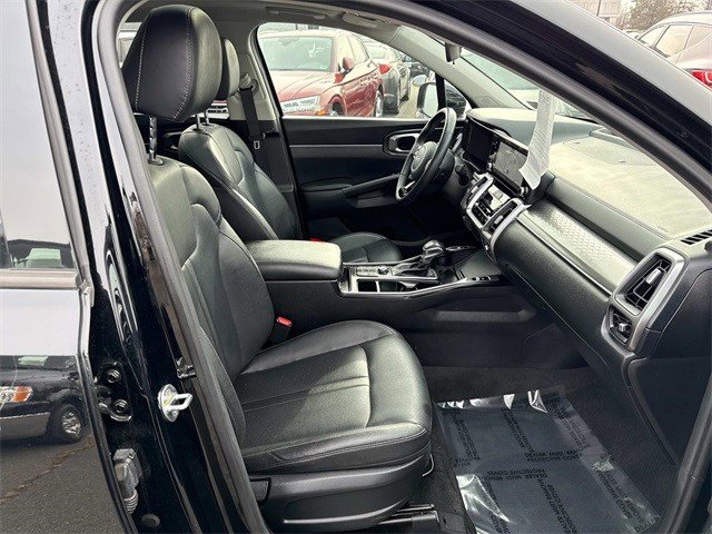 Used 2023 Kia Sorento S w/ Panoramic Sunroof Package image 9