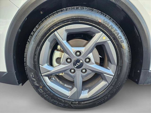 Used 2025 Kia K4 LXS image 22