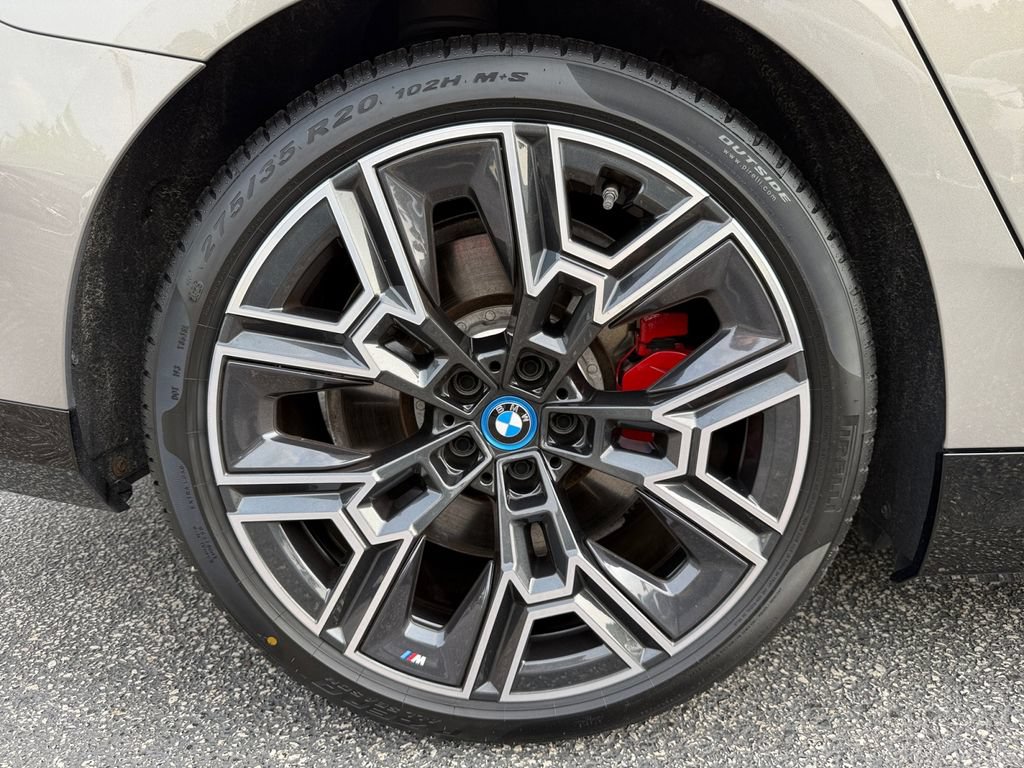 Certified 2025 BMW 550e xDrive w/ Executive Package AWD/4WD image 17