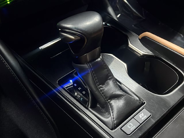 Used 2024 Lexus ES 300h w/ Premium Package FWD image 21