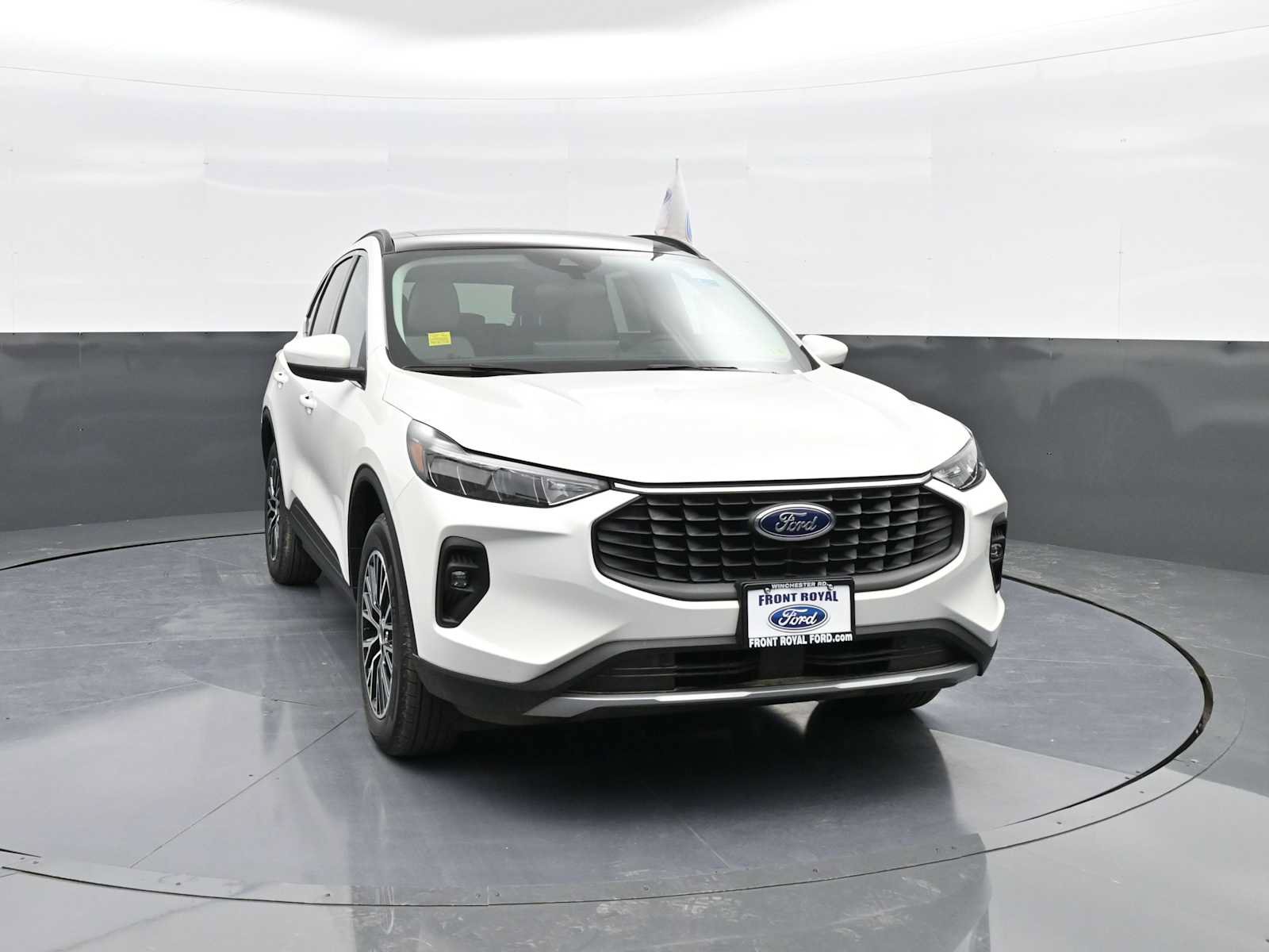 New 2025 Ford Escape SE FWD image 2