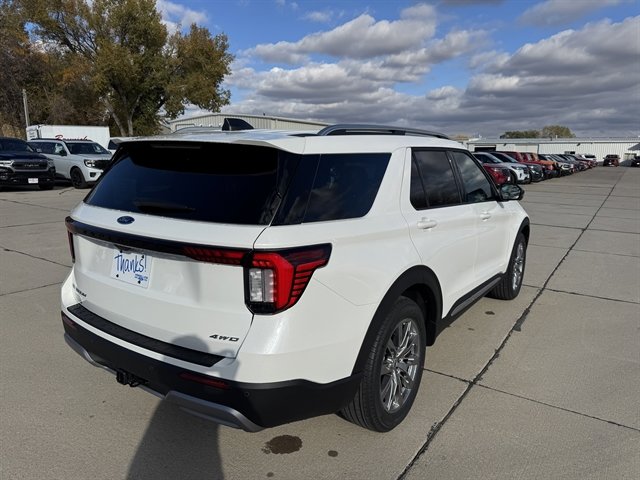 New 2026 Ford Explorer Platinum image 3