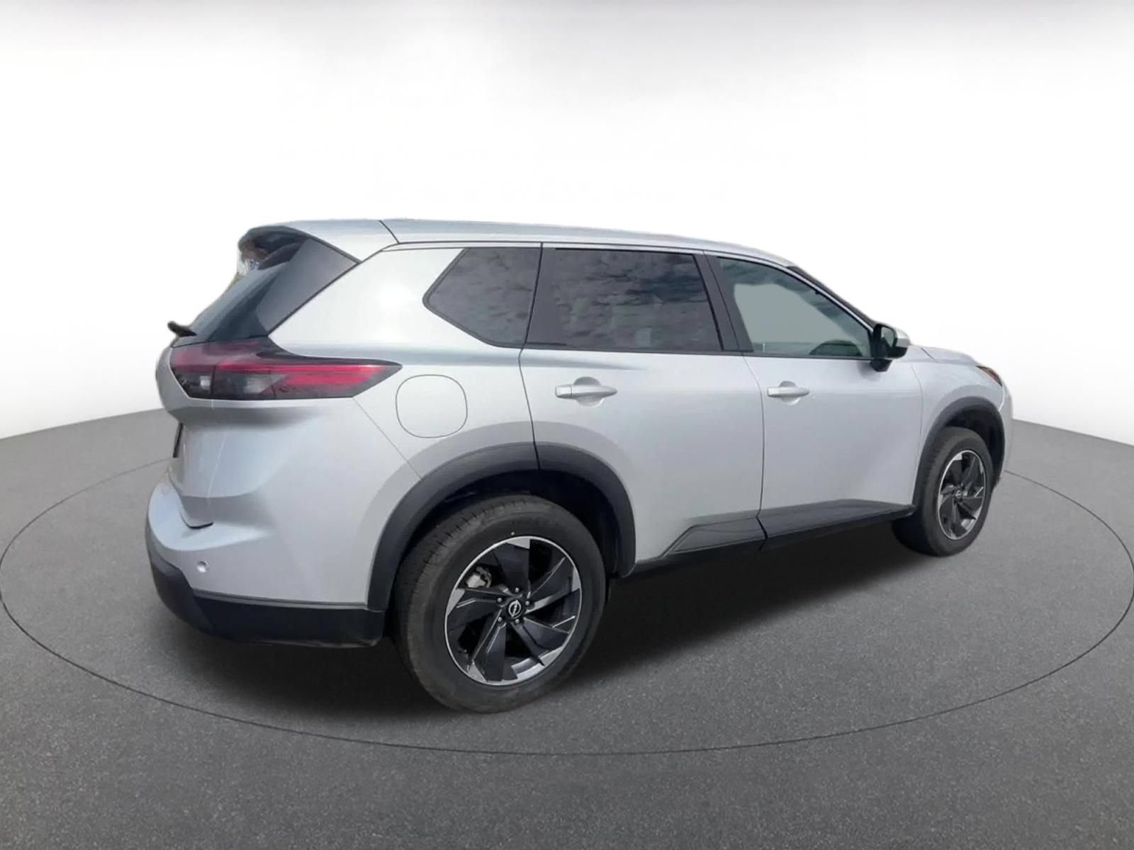 Used 2025 Nissan Rogue SV FWD image 14