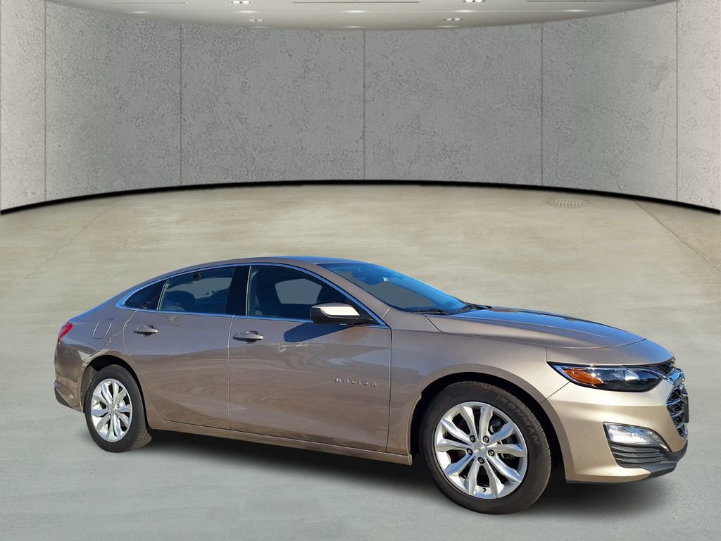 Used 2024 Chevrolet Malibu LT image 3