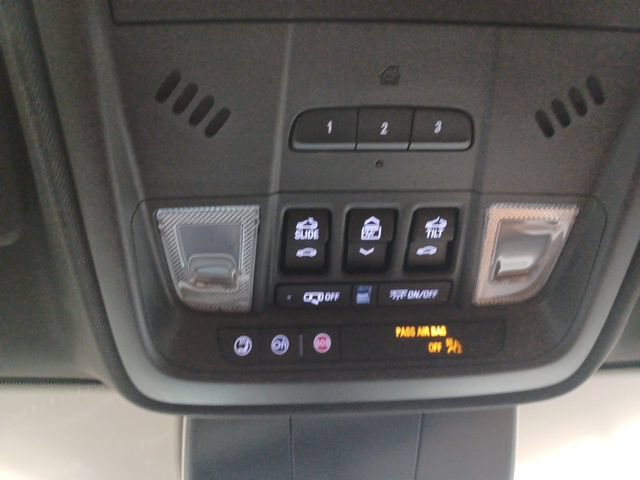 Used 2025 Cadillac XT4 Sport FWD image 28
