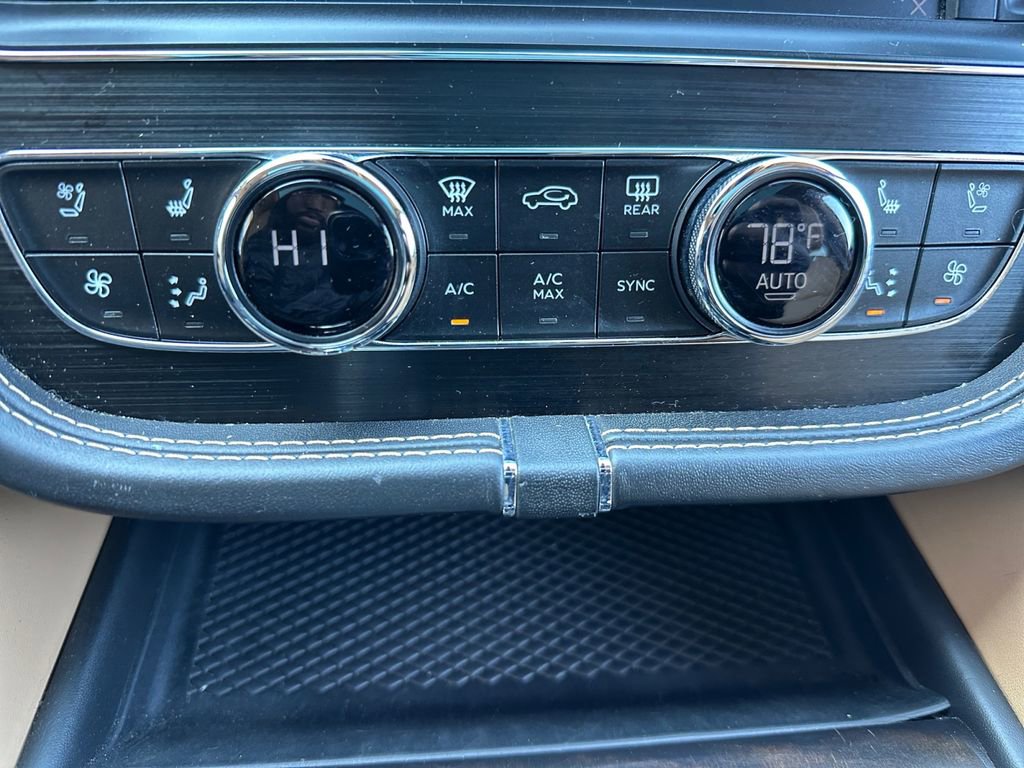 Used 2017 Bentley Bentayga W12 image 17