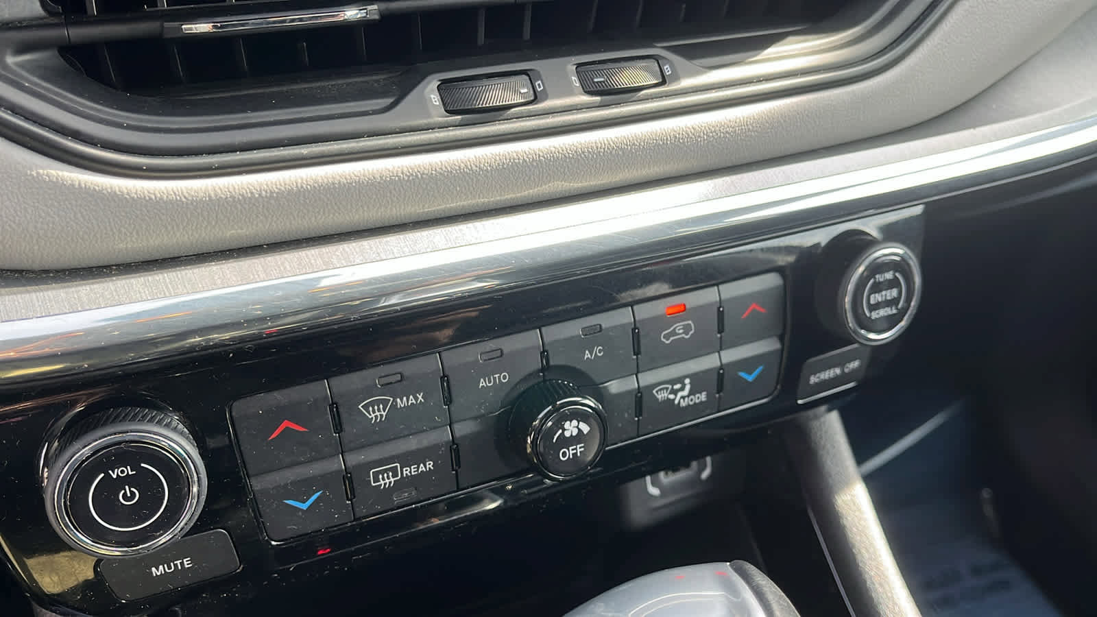 Used 2022 Jeep Compass Limited w/ Sun and Sound Group image 19