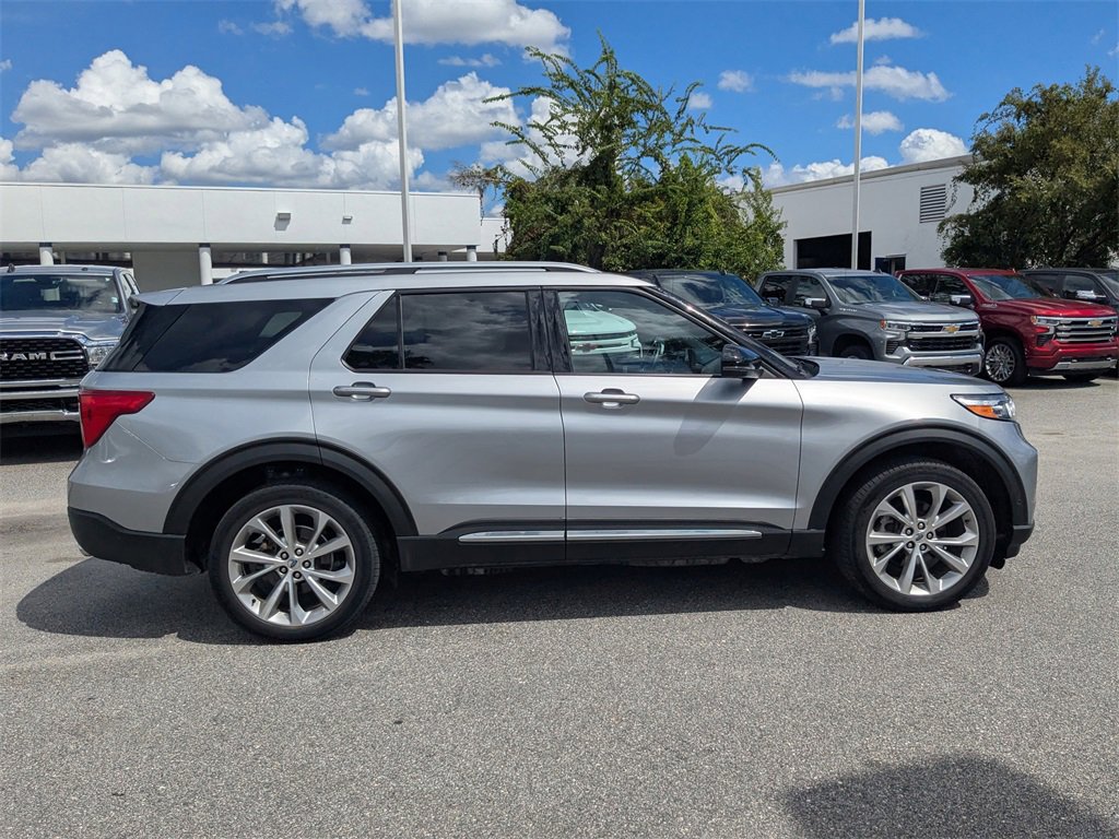Used 2022 Ford Explorer Platinum w/ Equipment Group 601A image 2