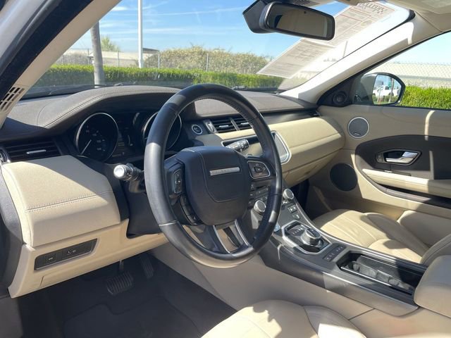 Used 2018 Land Rover Range Rover Evoque SE image 10