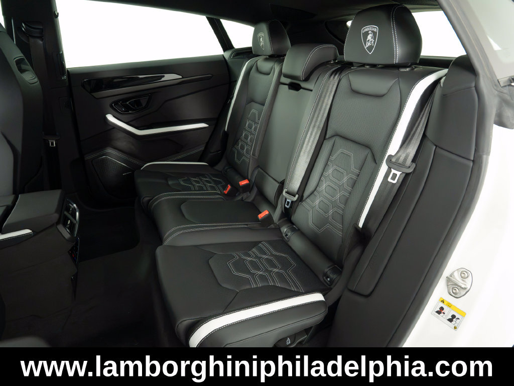 Used 2025 Lamborghini Urus SE AWD/4WD image 46