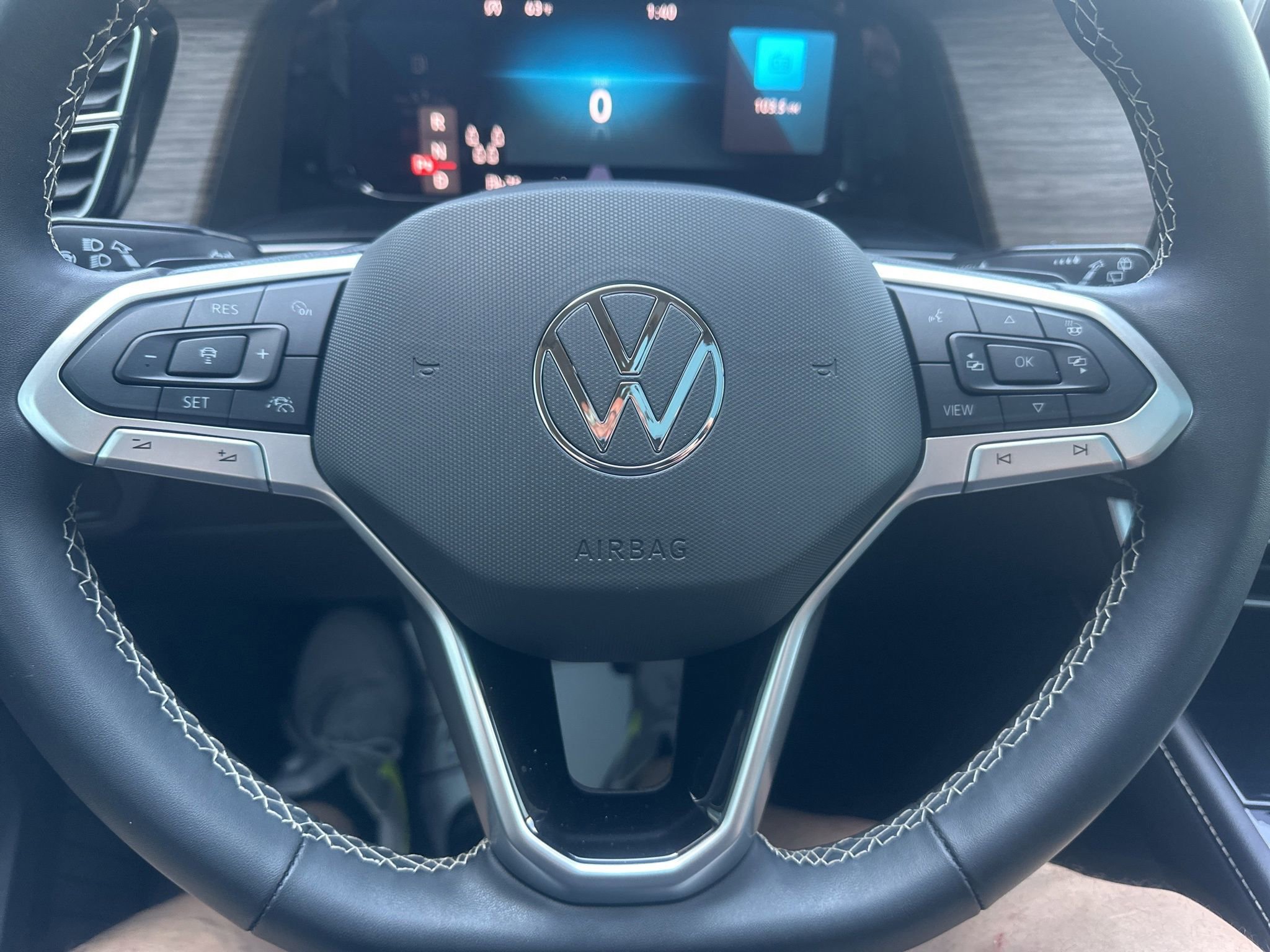 Used 2024 Volkswagen Atlas SEL AWD/4WD image 36