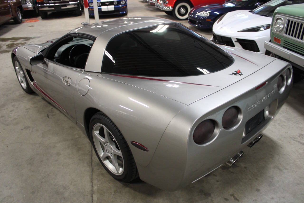Used 2001 Chevrolet Corvette Coupe w/ Preferred Equipment Group2 RWD image 16