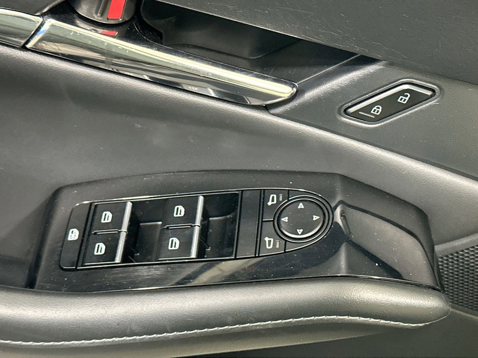 Used 2022 MAZDA CX-30 AWD 2.5 S w/ Preferred Package image 16