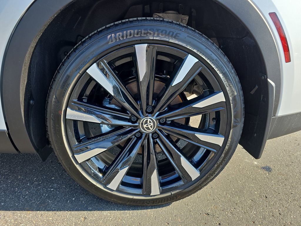 Used 2026 Toyota Crown Platinum image 37