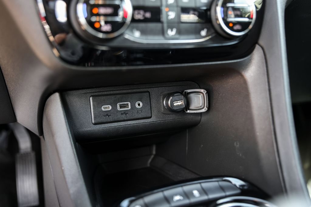 Used 2023 Buick Encore GX Essence w/ Experience Buick Package FWD image 22