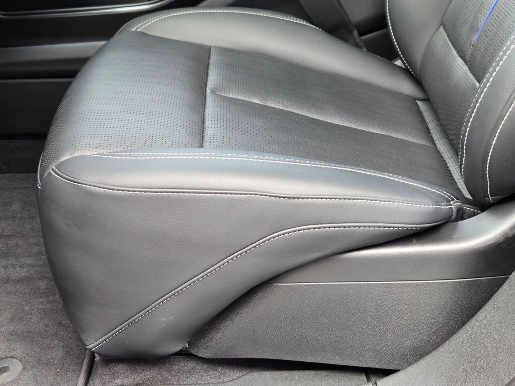 Certified 2024 Cadillac Lyriq Luxury image 28