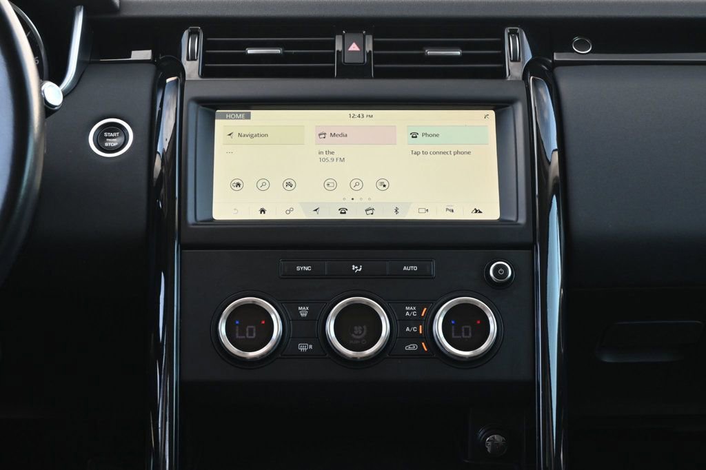 Used 2018 Land Rover Discovery SE image 12