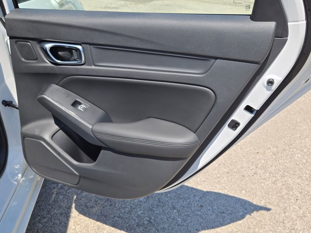 New 2025 Acura Integra Base image 11