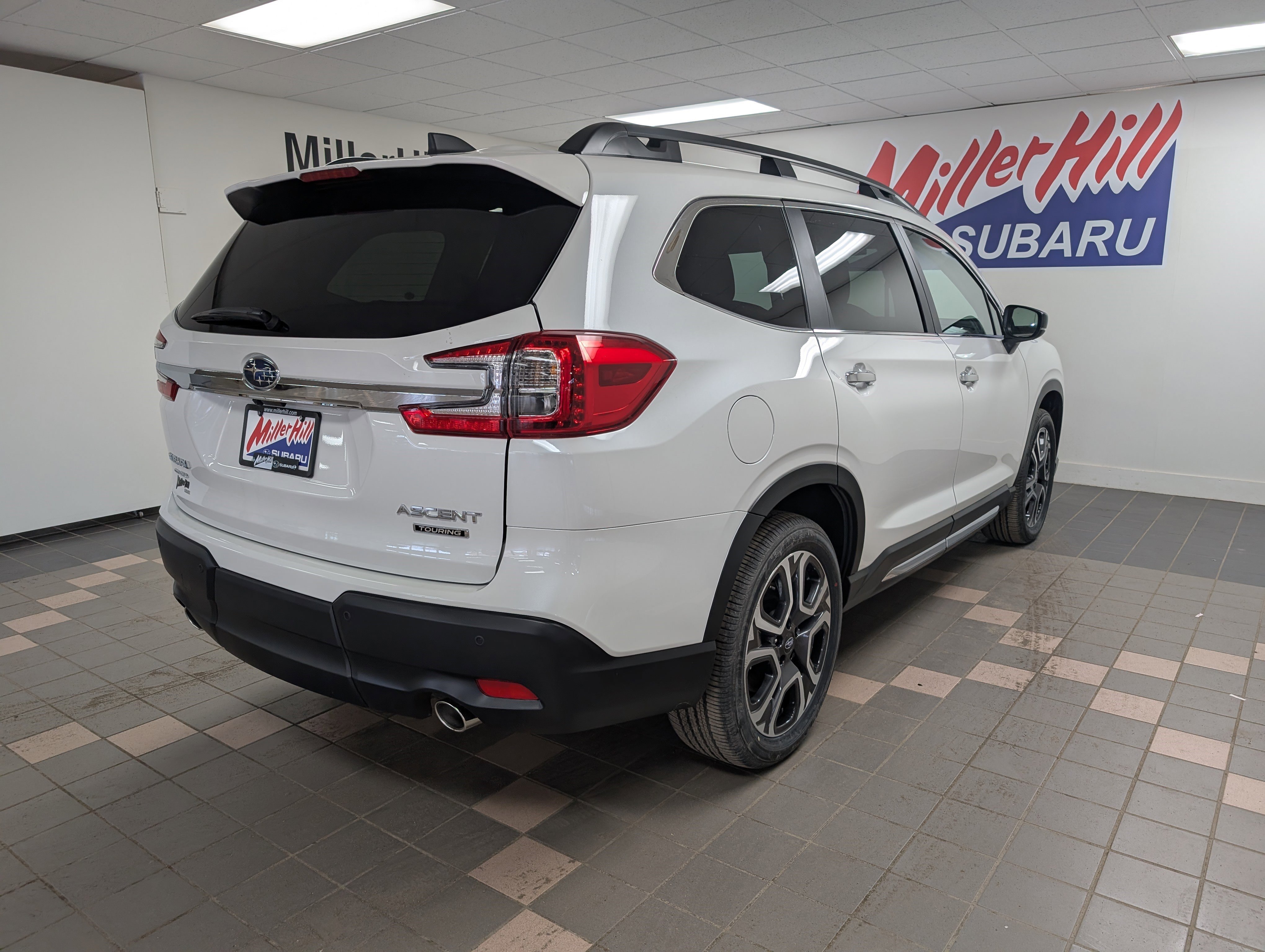 New 2025 Subaru Ascent Touring w/ Popular Package #2 image 19